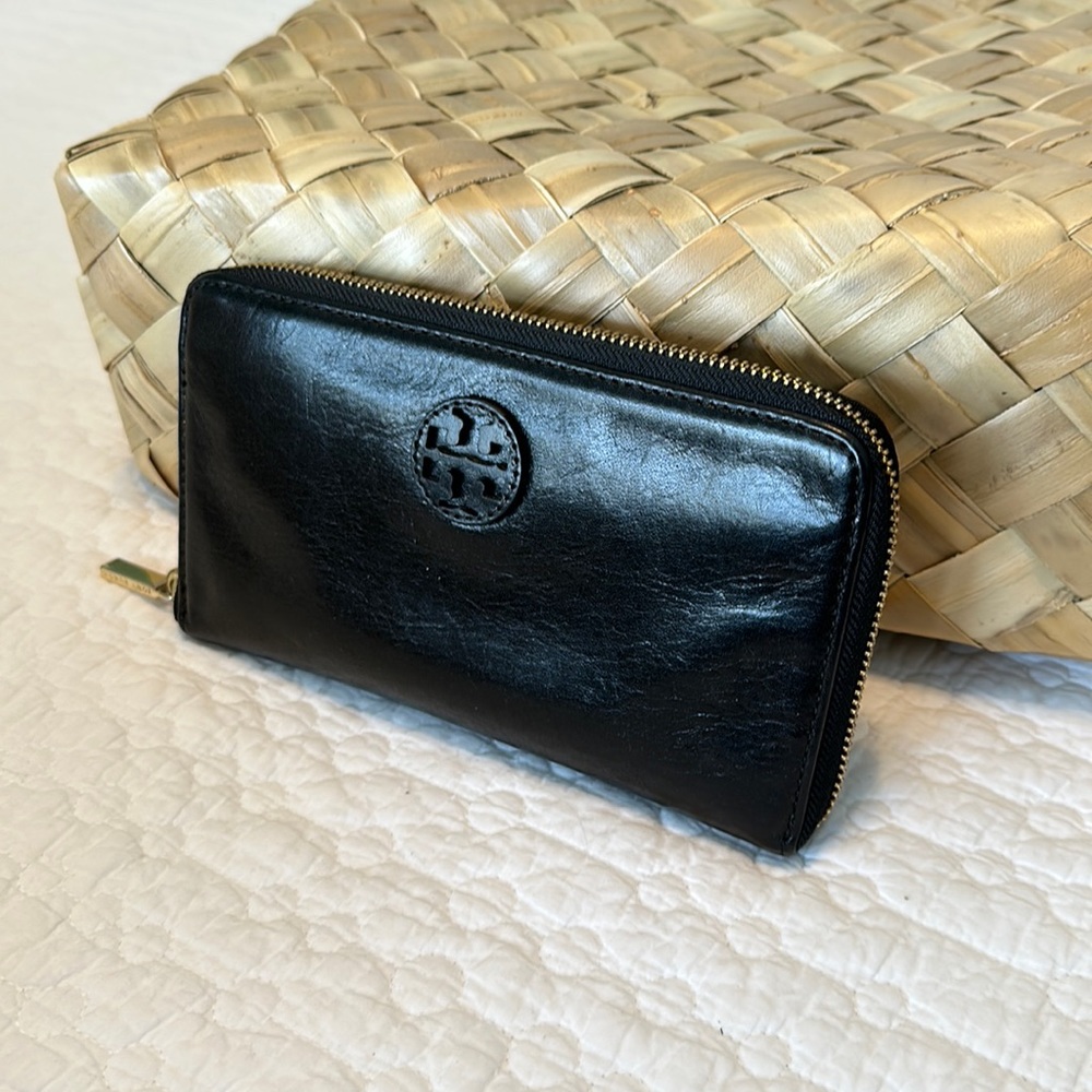 Tory Burch Black Leather Wallet